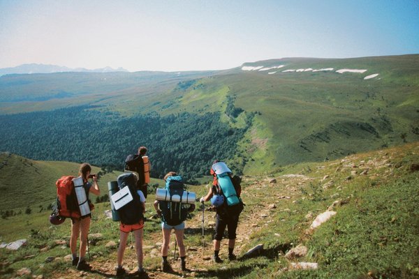Unveil the magic of victorian christmas markets across the uk: the essential guide to festive marvels!